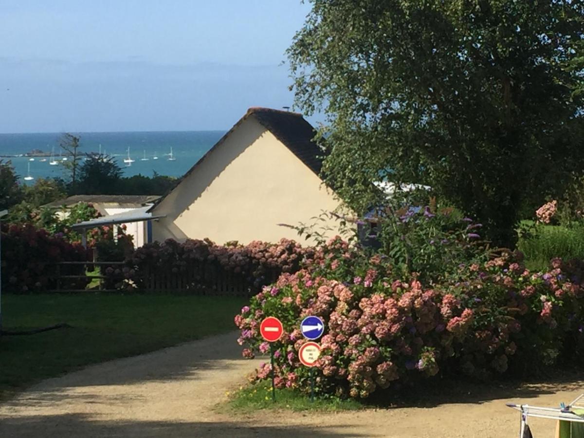 Hotel Air de camping car, caravane, tente emplacement nu avec électricité petit camping Plestin-les-Grèves Exterior foto